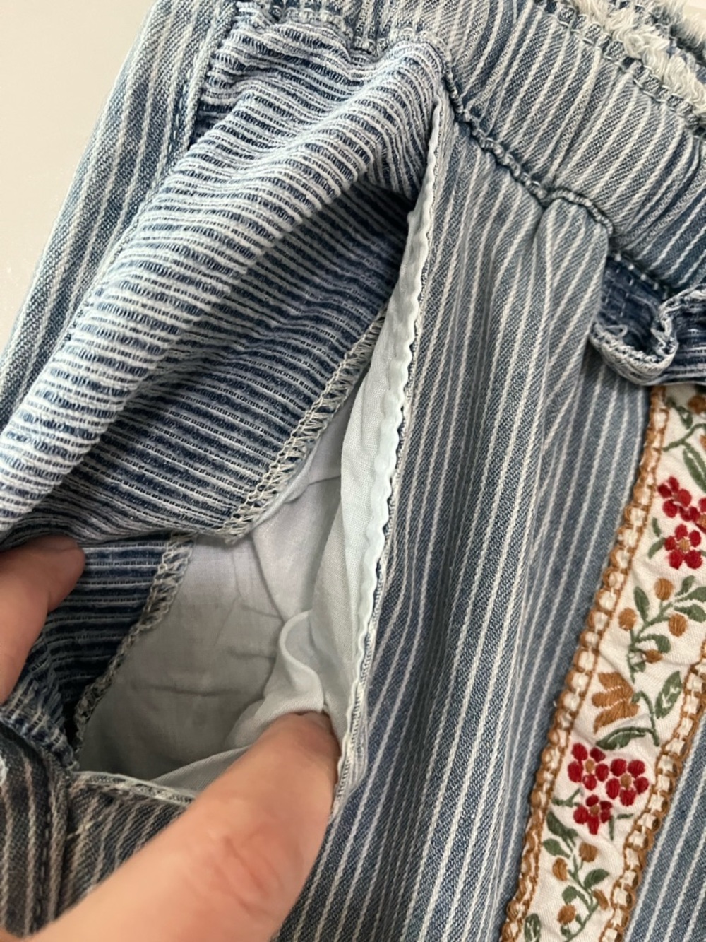 POL Camille Striped Light Blue Denim Shorts with Frayed Edge NWOT - Picture 5 of 5